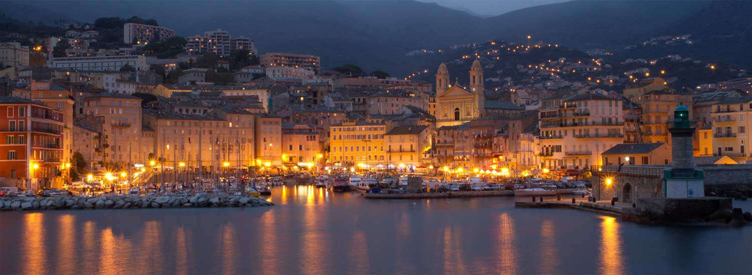Le port de Bastia à la tombée du soir  width=