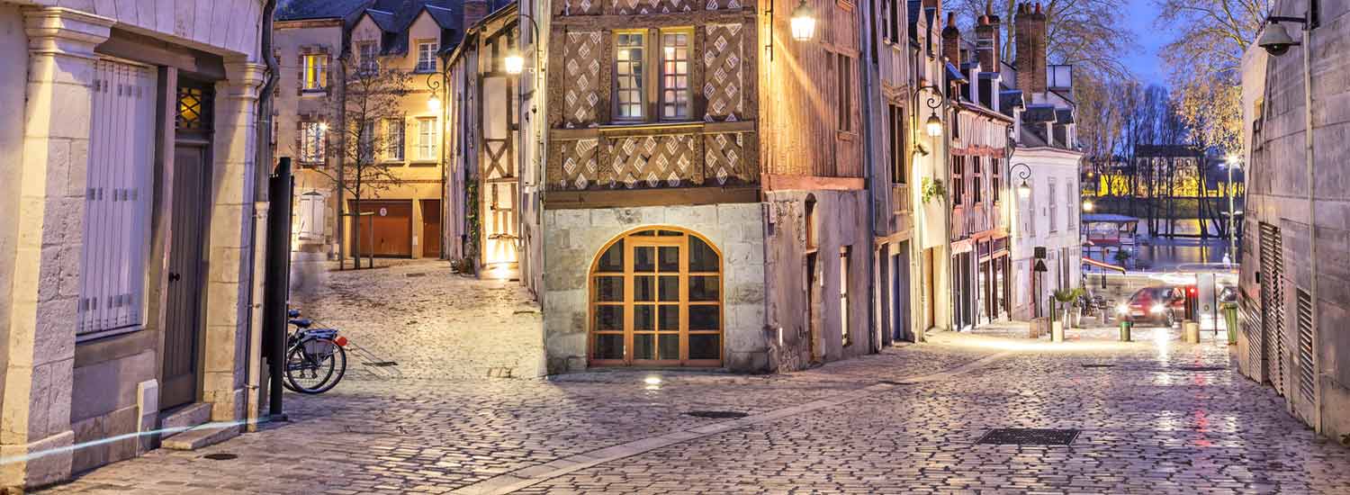 Le centre historique d'Orléans à la tombée du soir