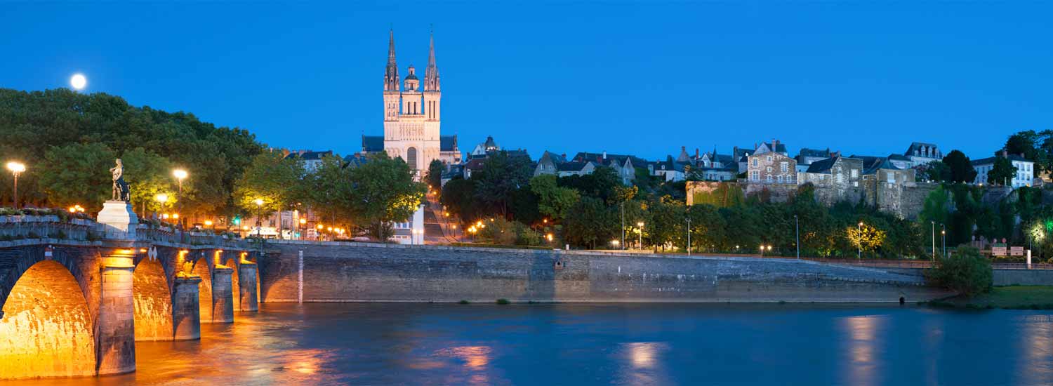 Les quais de la Maine au centre d'Angers