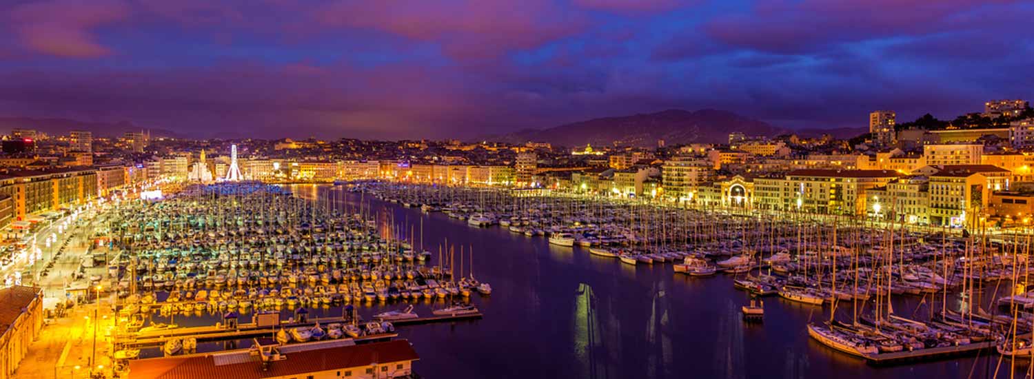 Le Vieux Port de Marseille la nuit